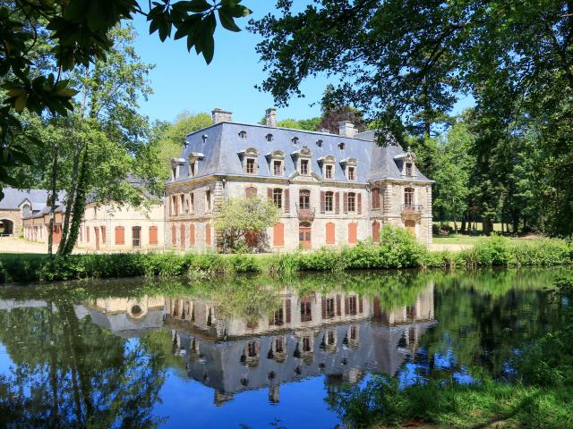 Chateau De Tronjoly