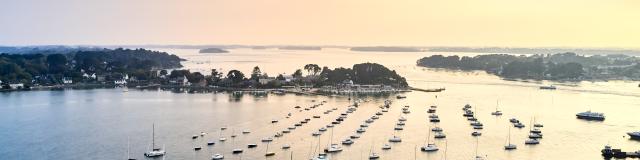 Île aux Moines (à gauche) et de Port Blanc à Baden (à droite).