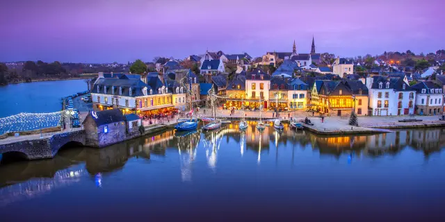 France, Morbihan (56), Golfe du Morbihan, Auray, le port de Saint Goustan durant les illuminations de Noël